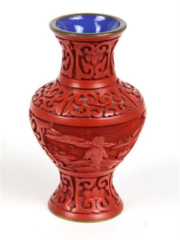 Rotlack Vase