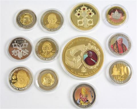 12 Medaillen Vatikan
