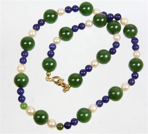 Jade-Kette mit Akoya-Perlen